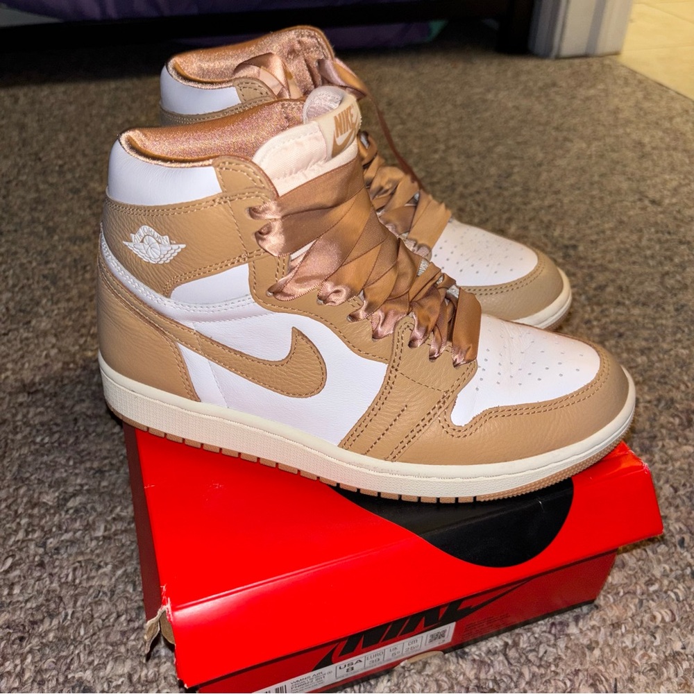 Women’s AJ 1 high OG